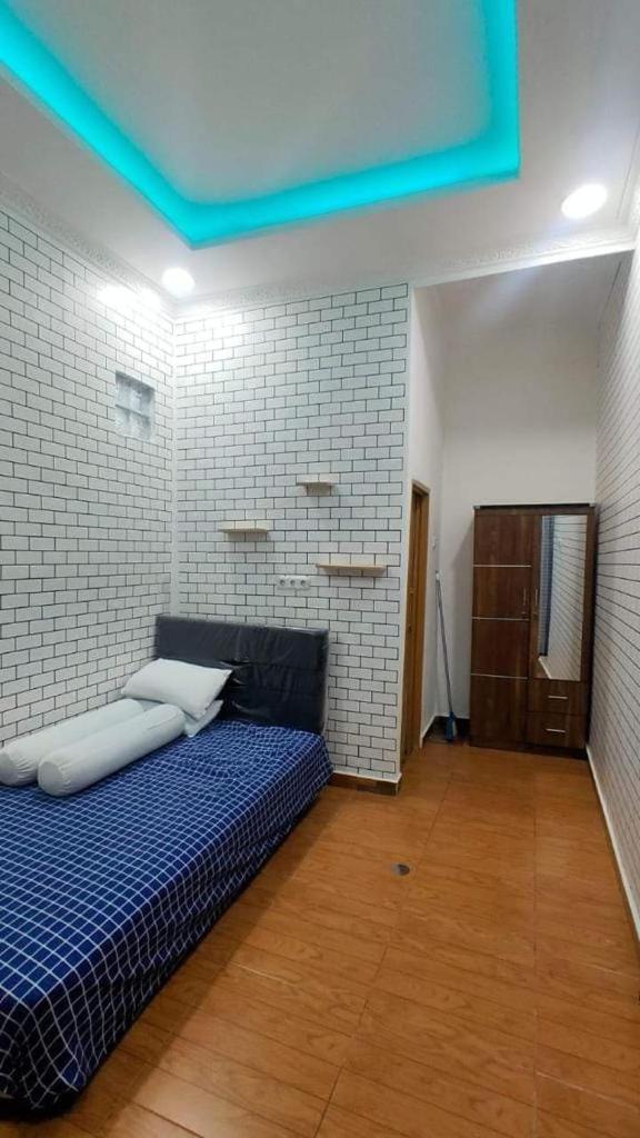 Oyo Life 93158 Kost Asaka 2*