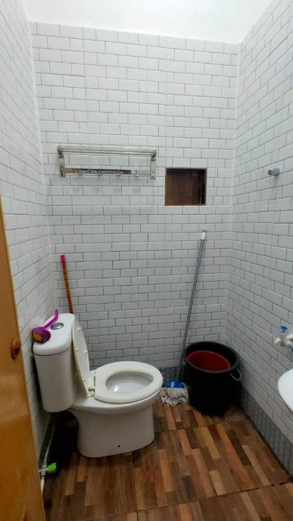Oyo Life 93158 Kost Asaka Serang